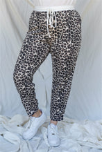 Load image into Gallery viewer, Plus Brown Leopard Print Two Pocket Joggers Pants