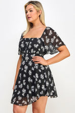 Load image into Gallery viewer, Plus Size Floral Chiffon Dress