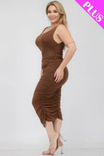 Load image into Gallery viewer, Plus Size Square Neck Ruched Bodycon Midi Dress