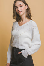 Load image into Gallery viewer, Pearl details sweater