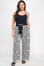 Load image into Gallery viewer, Plisse Palm Print Pants