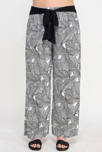 Load image into Gallery viewer, Plisse Palm Print Pants