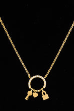 Load image into Gallery viewer, Multi lock pendant short necklace