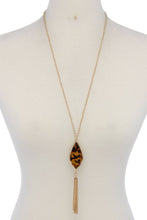 Load image into Gallery viewer, Acetate Moroccan Shape Chain Tassel Pendant Necklace
