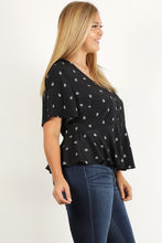 Load image into Gallery viewer, Plus Size Printed Short Sleeve Top