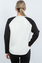 Load image into Gallery viewer, Contrast Sleeve Curved Hem Sweater
