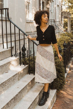Load image into Gallery viewer, A Floral-print Woven Midi Skirt