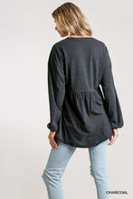 Load image into Gallery viewer, Confetti Detailed Long Puff Sleeve Babydoll Top With Button Front And Raw Hem