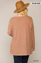 Load image into Gallery viewer, Two-tone Ribbed Tunic Top With Side Slits
