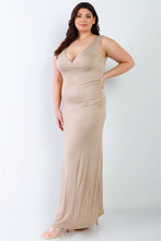 Load image into Gallery viewer, Plus V-neck Sleeveless Maxi Dress