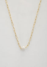 Load image into Gallery viewer, Pearl Bead Oval Link Necklace