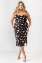 Load image into Gallery viewer, Plus Floral Ribbed Ruched Sleeveless Midi Dress